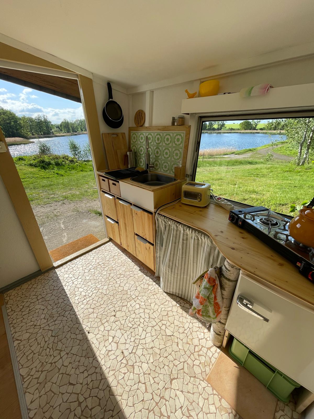 Bungalow Trabi Gelb - Bild 4